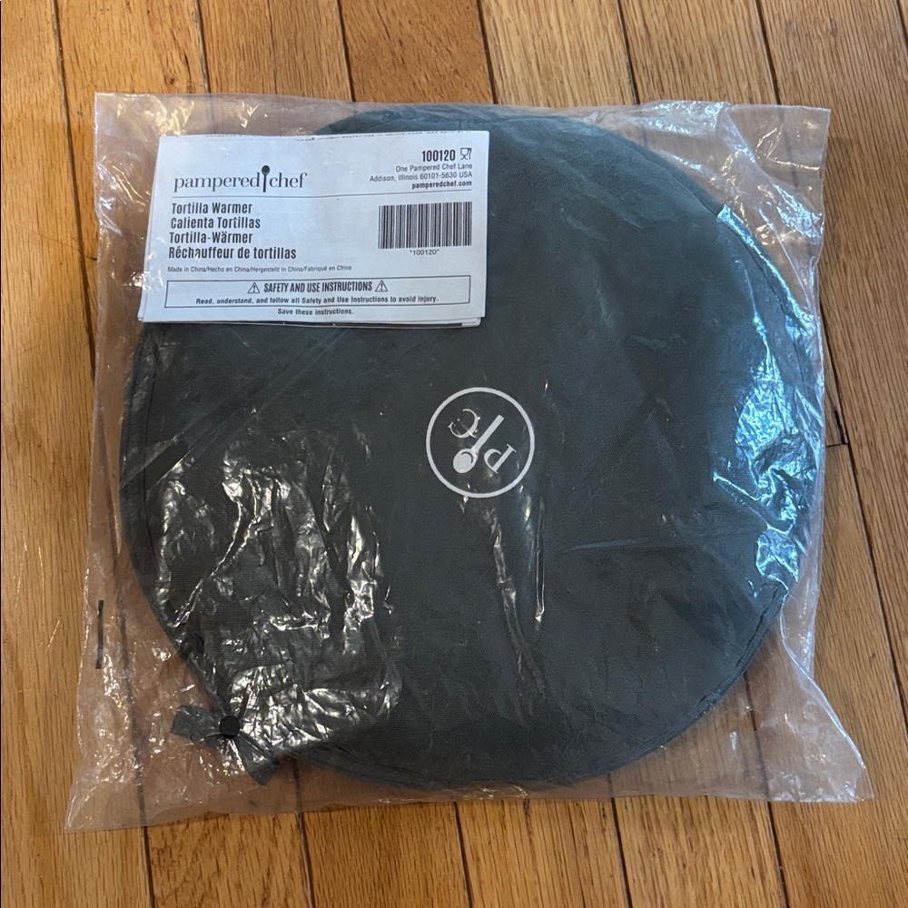 NIB Pampered Chef Tortilla Warmer